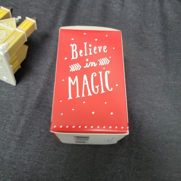 2015 Hallmark Keepsake Joy To The World Christmas Ornament Magic Sound - Picture 10 of 10